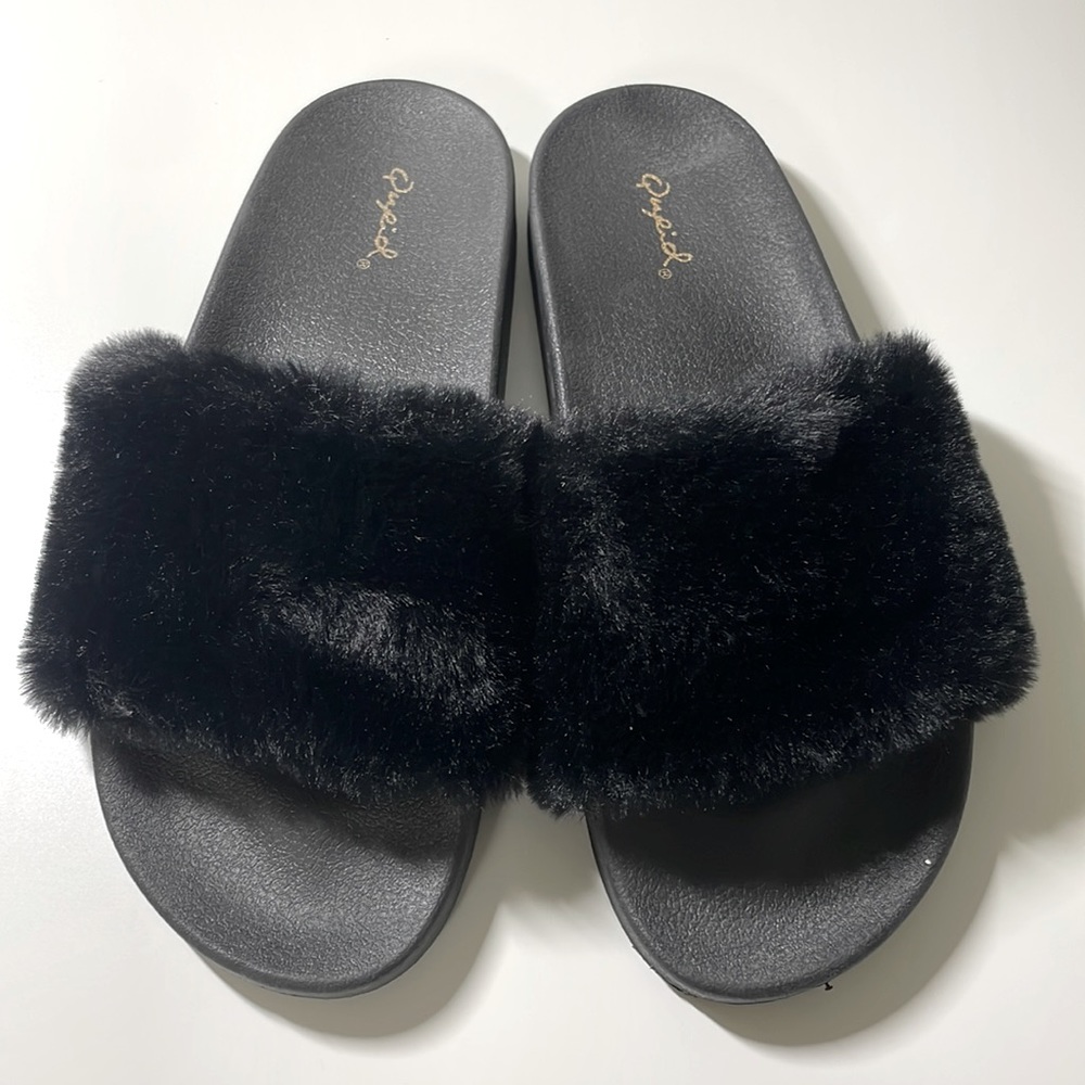 Quips Black Faux Fur Slipper Size 8 EUC